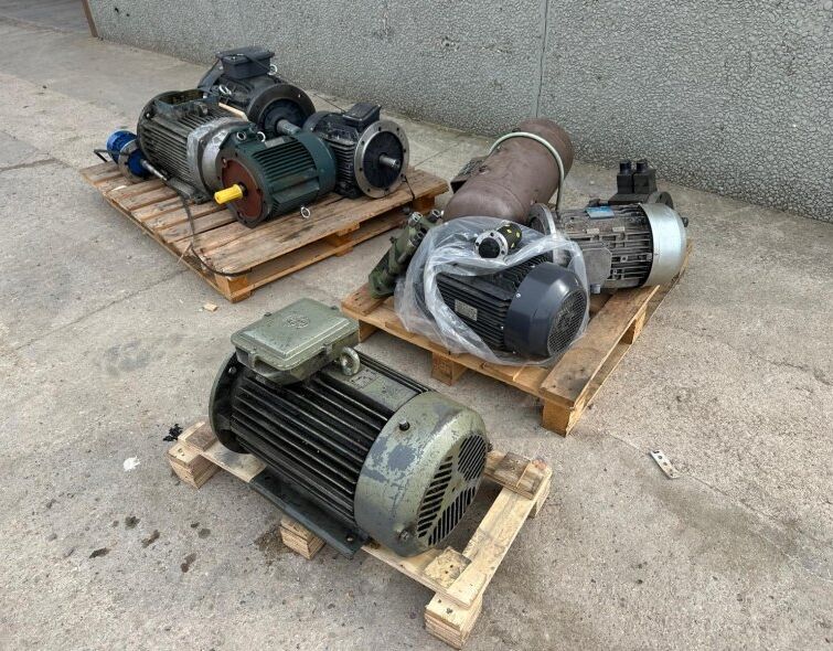 - LOT OF THREE-PHASE ELECTRIC MOTORS